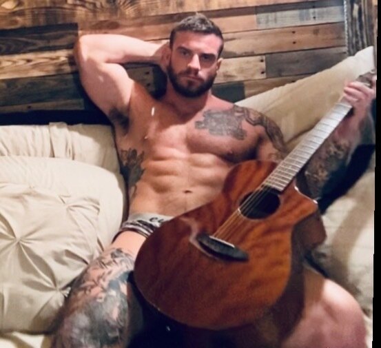 Alphabigcountry (@alphabigcountry), OnlyFans creator