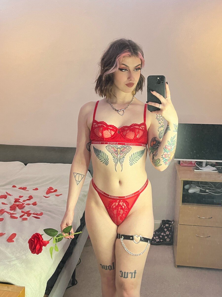 Altelliegrace (@altelliegrace), OnlyFans creator