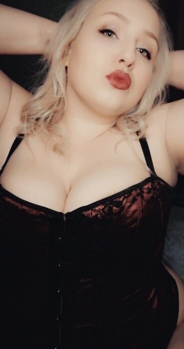Altpinupdoll (@altpinupdoll), OnlyFans creator