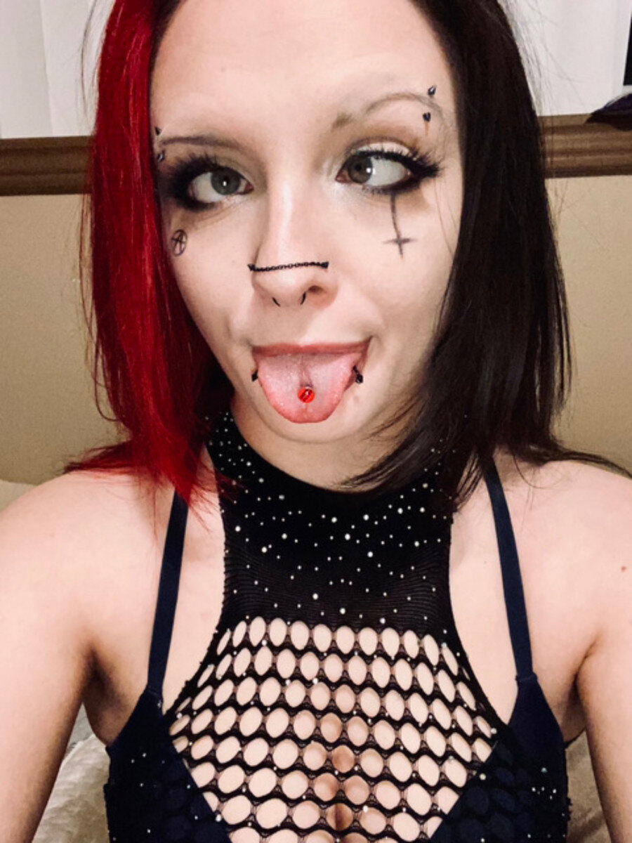 Altst0n3r (@altst0n3r), OnlyFans creator
