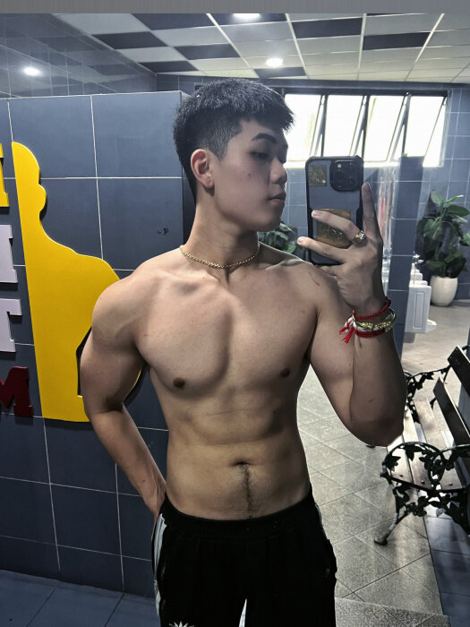 Aluk77 (@aluk77), OnlyFans creator