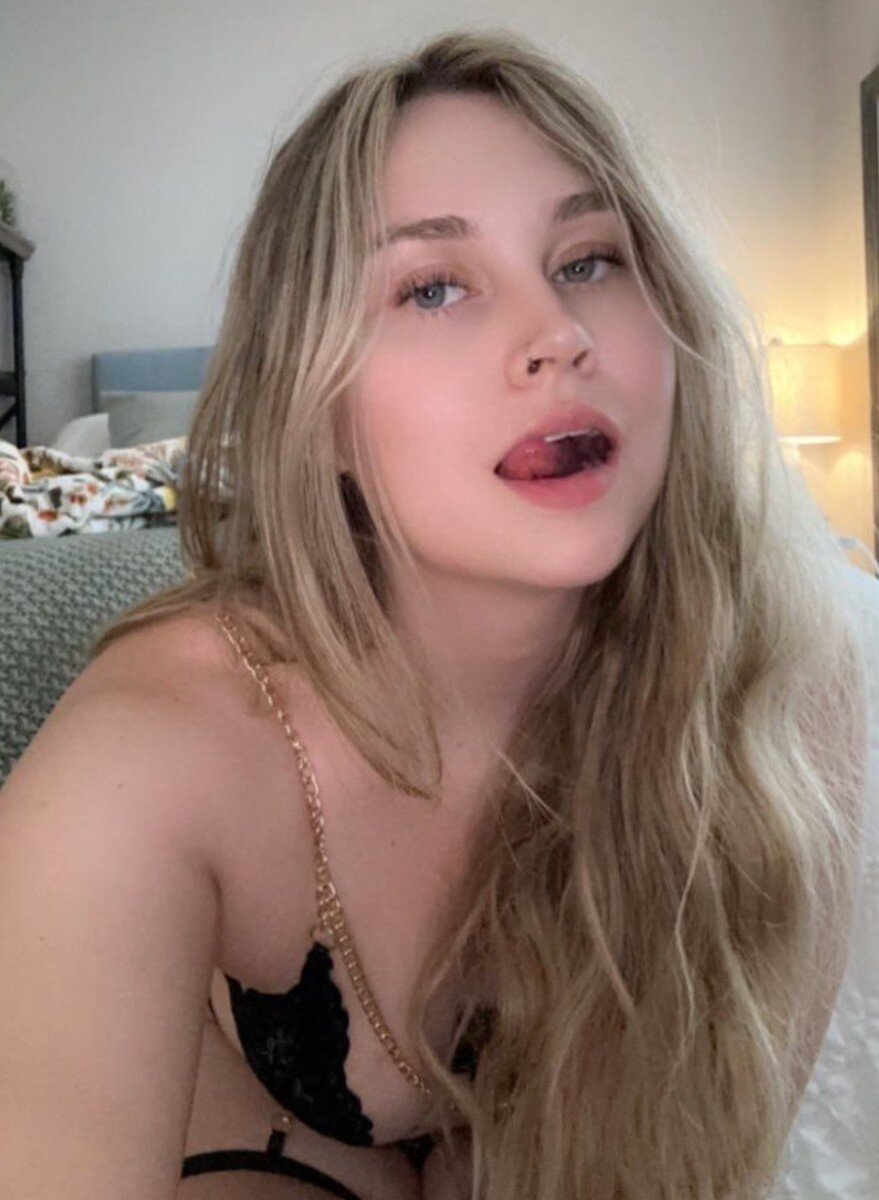 Amanduhhpls (@amanduhh_pls), OnlyFans creator