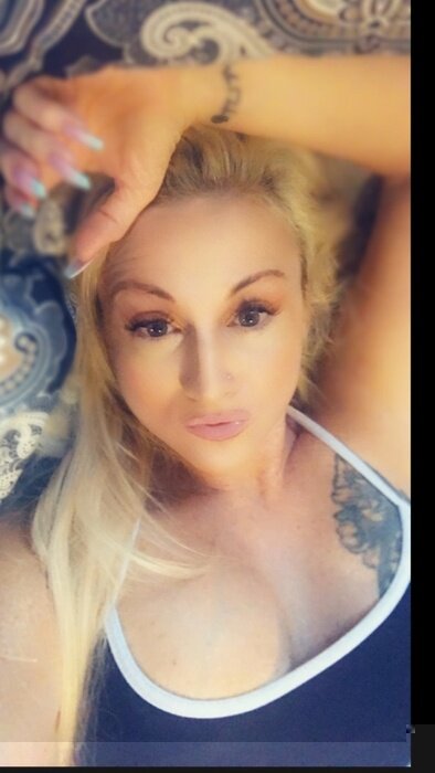 Amberlyn143 (@amberlyn143), OnlyFans creator