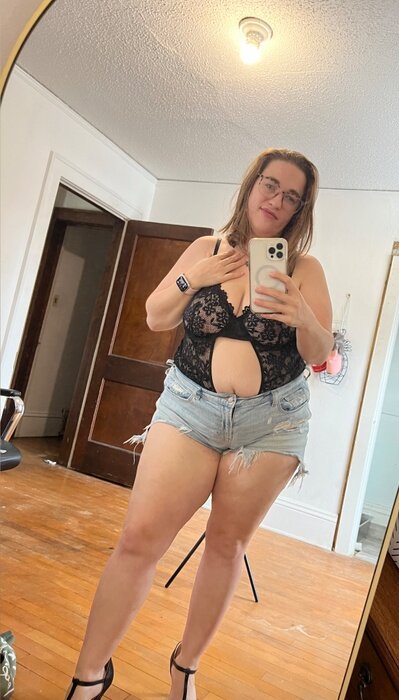 Ameliaraewildflower (@ameliaraewildflower), OnlyFans creator
