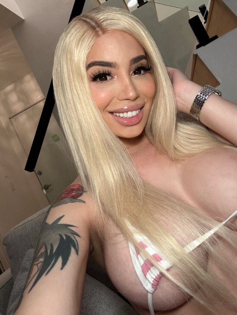 Andrea (@andreaanaconda), OnlyFans creator