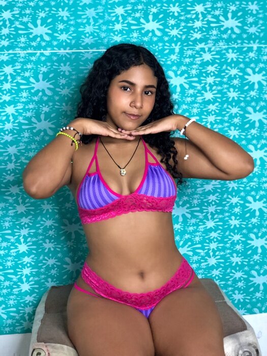 Andreagonza18 (@andreagonza18), OnlyFans creator
