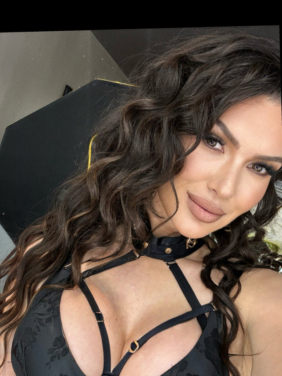 Andreakuoni (@andreakuoni), OnlyFans creator