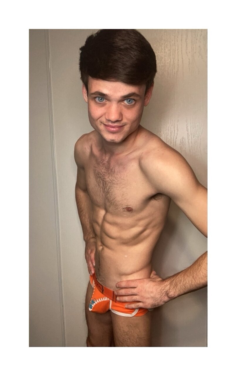 Andrewrobins229 (@andrewrobins229), OnlyFans creator