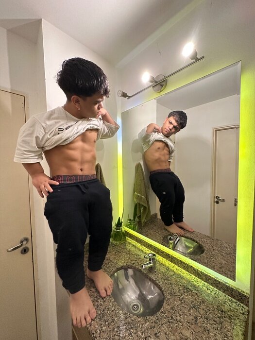 Andrecito (@andyminiboyx), OnlyFans creator