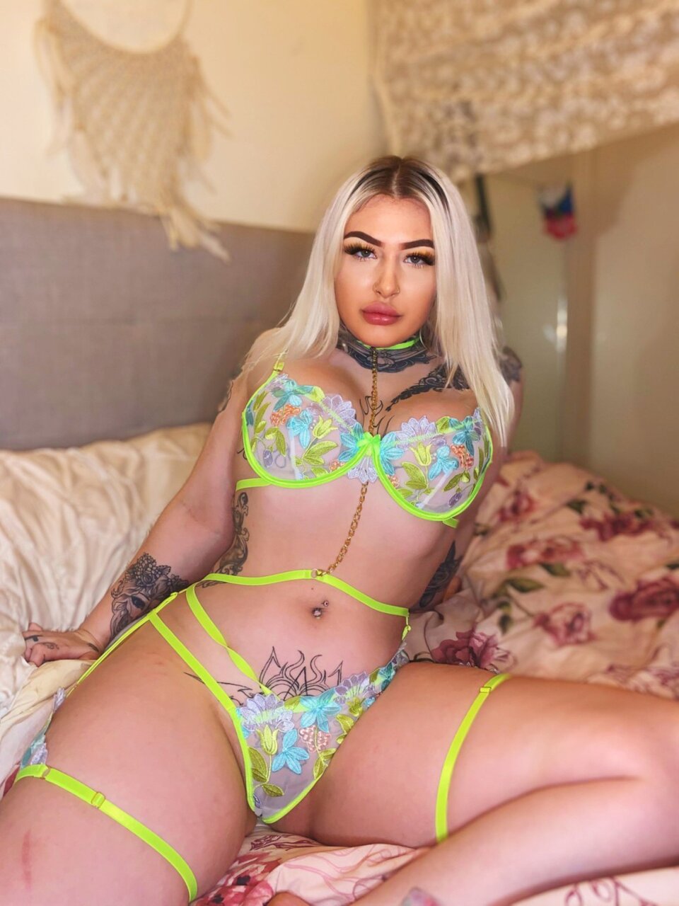 Angelgirl420 (@angelgirl420), OnlyFans creator