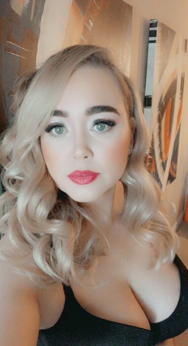 Angeliquedfreak (@angeliquedfreak), OnlyFans creator
