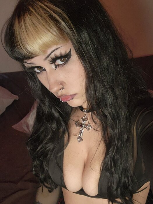 Milky (@angelluvkitty), OnlyFans creator
