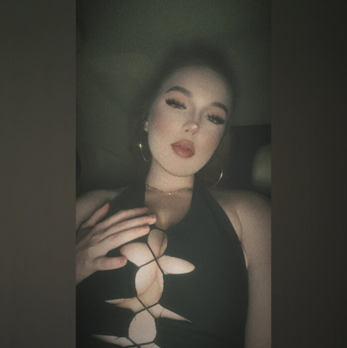 Angelmariemonroee (@angelmariemonroee), OnlyFans creator