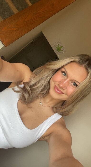 Angiee223 (@angiee223), OnlyFans creator