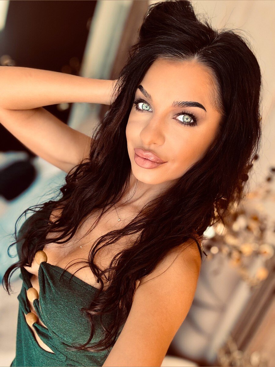 Anisyia (@anisyia), OnlyFans creator