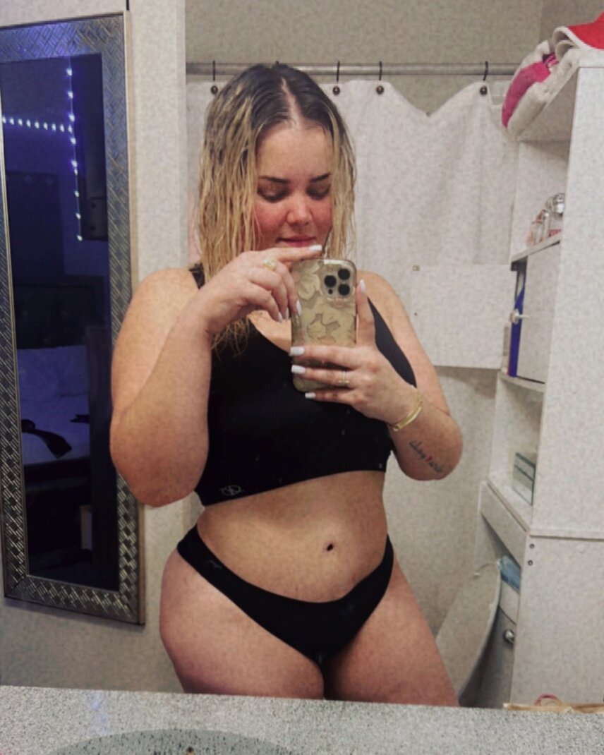 Anitakaren09 (@anitakaren09), OnlyFans creator