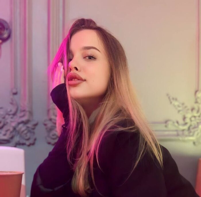 Annamira (@anna-mira), OnlyFans creator