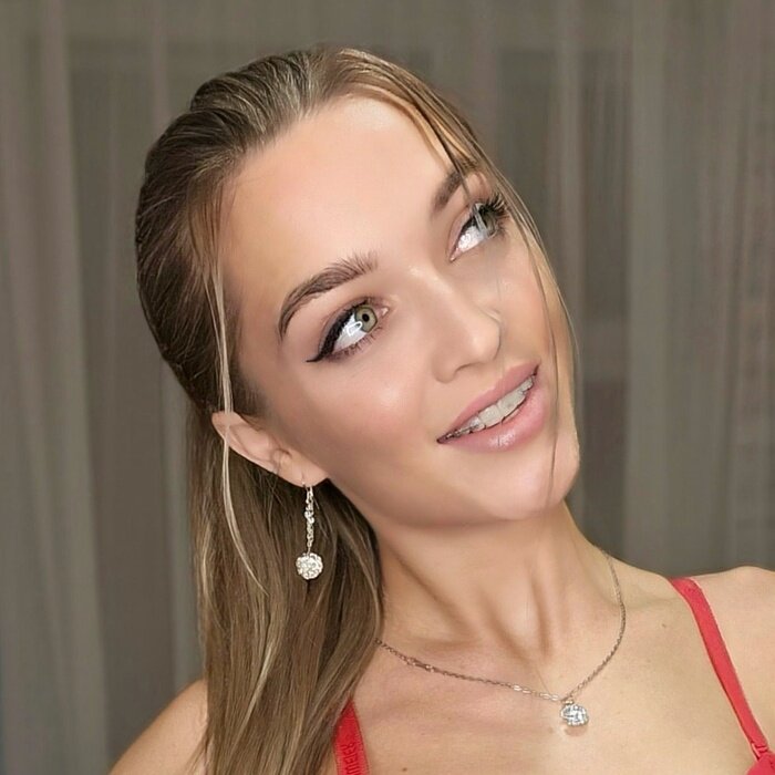 Anna (@annafirmpeach), OnlyFans creator