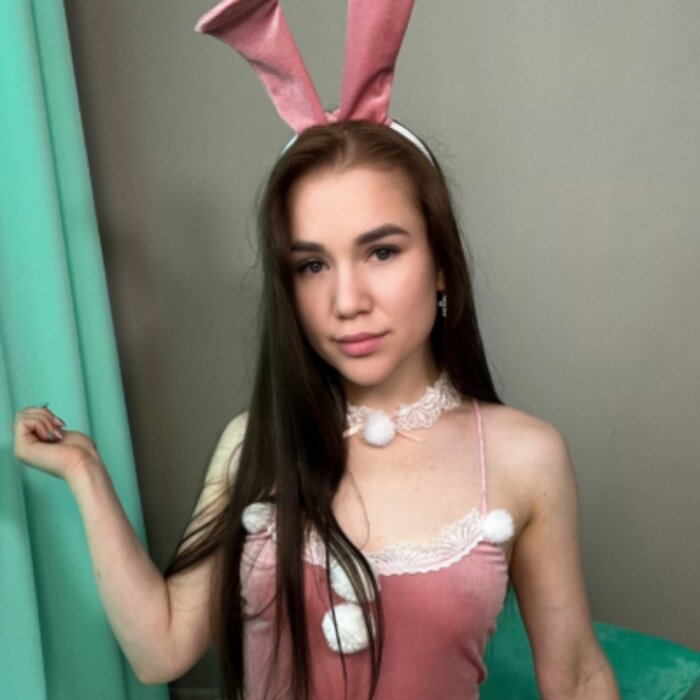 Annalittlefree (@annalittlefree), OnlyFans creator