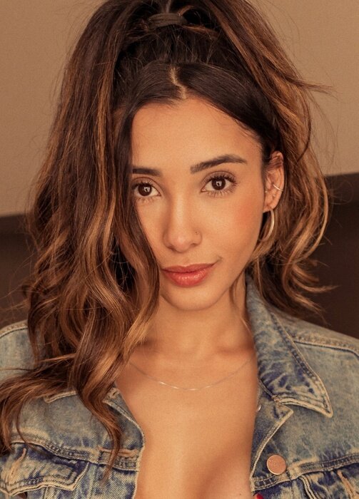 Annebelotti (@annebelotti), OnlyFans creator
