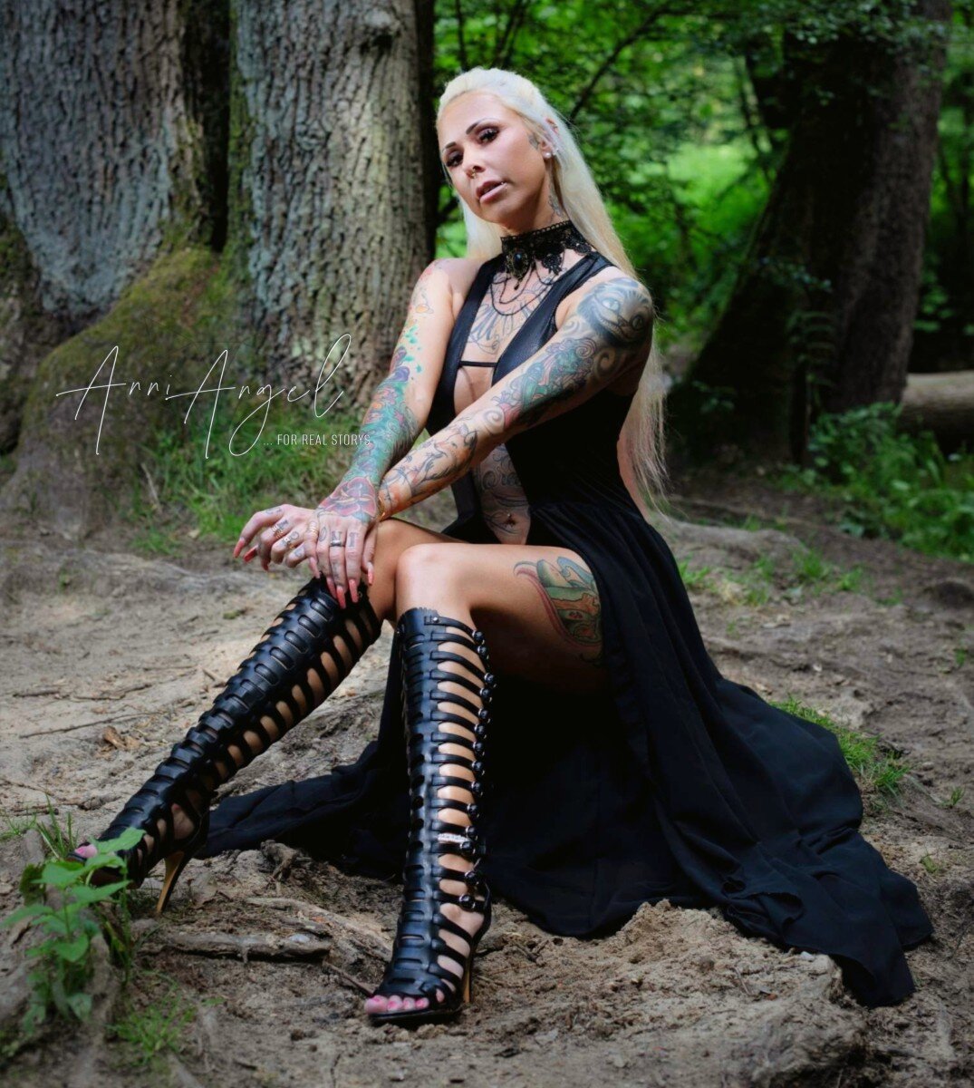 Anniangel911 (@anniangel911), OnlyFans creator