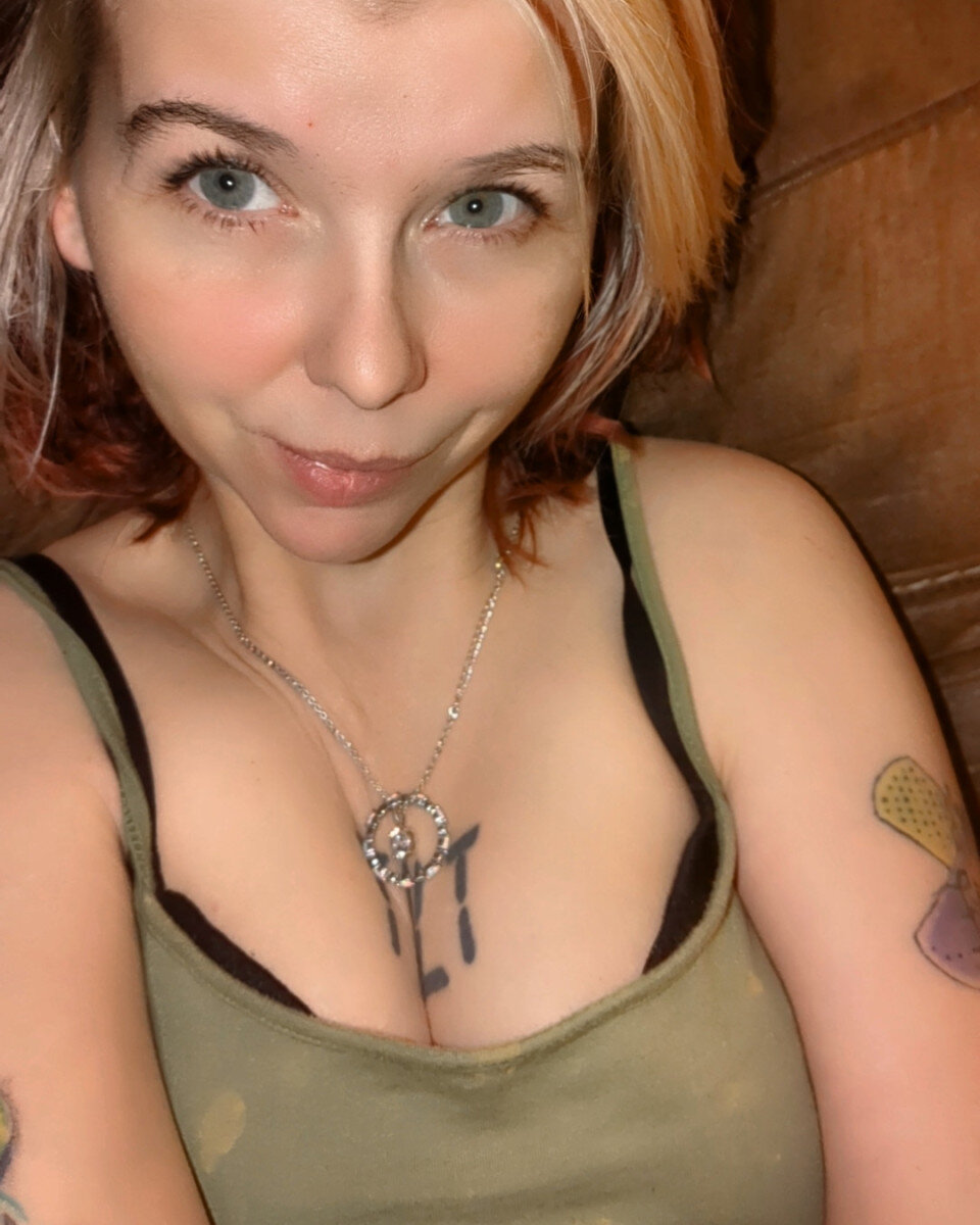 Anniestesiaxo (@annie_stesia_xo), OnlyFans creator