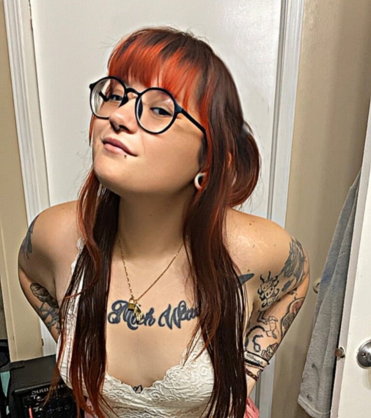Annikahaze (@annikahaze), OnlyFans creator
