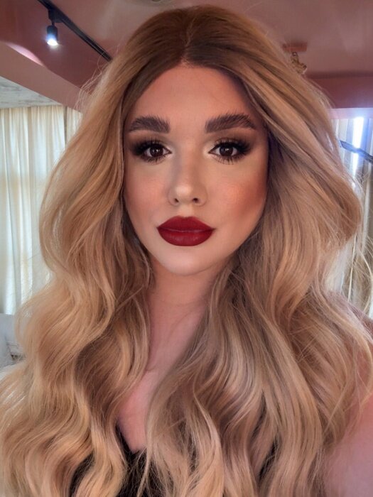 Antonellamoss (@antonellamoss), OnlyFans creator