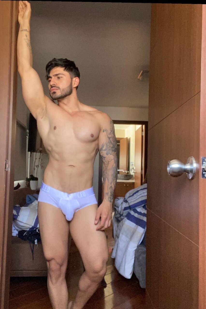 Antonychacinx (@antonychacinx), OnlyFans creator