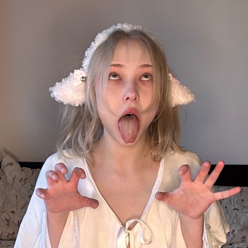 Anyuta18 (@anyuta18), OnlyFans creator
