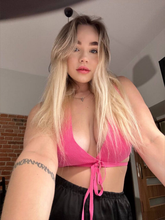 April911 (@april911), OnlyFans creator