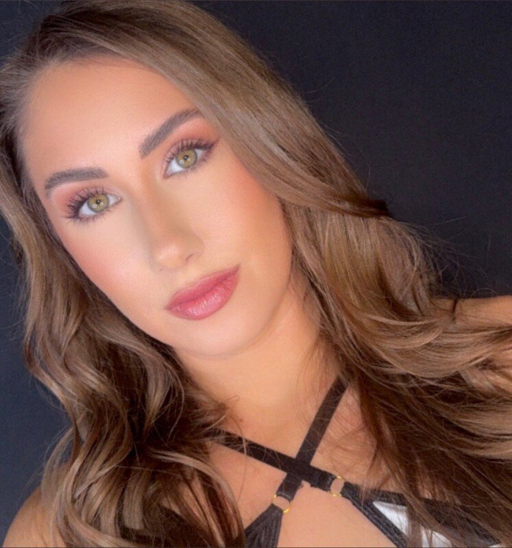 Aprilnicole56 (@aprilnicole56), OnlyFans creator