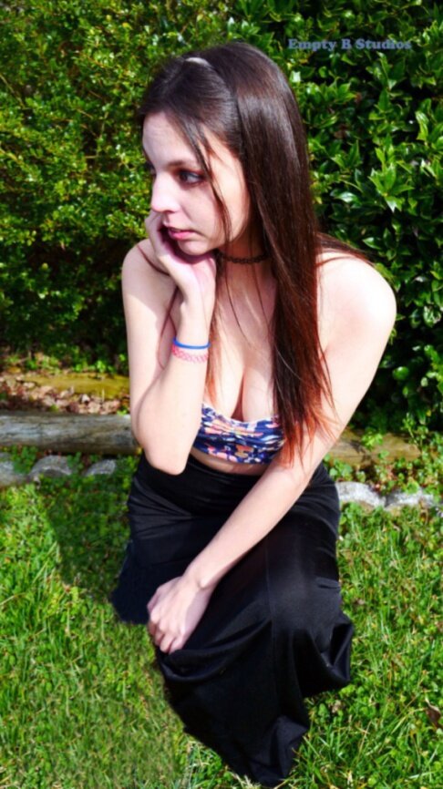 Aprilraintears (@aprilraintears), OnlyFans creator