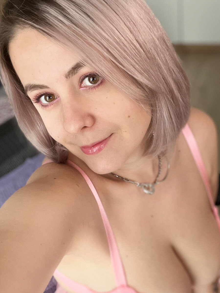 Aprilxsugar (@aprilxsugar), OnlyFans creator