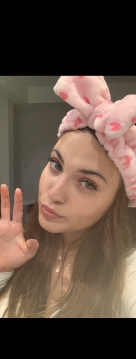 Aquaparisi (@aquaparisi), OnlyFans creator