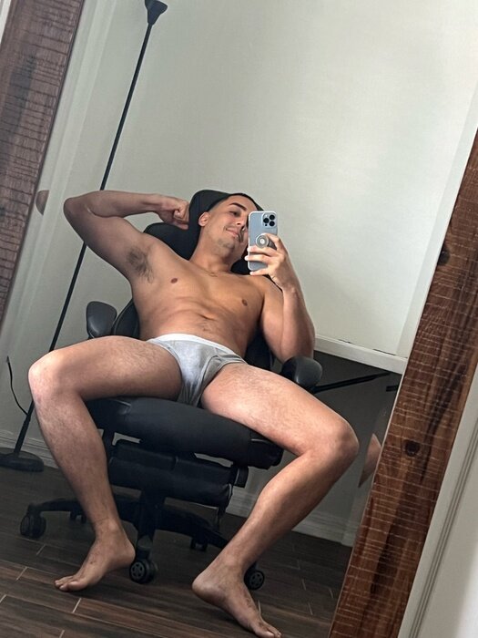 Aresitoxx (@aresitoxx), OnlyFans creator