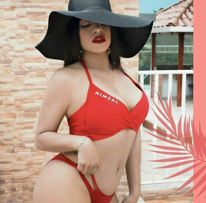 Arianagomez7 (@arianagomez7), OnlyFans creator