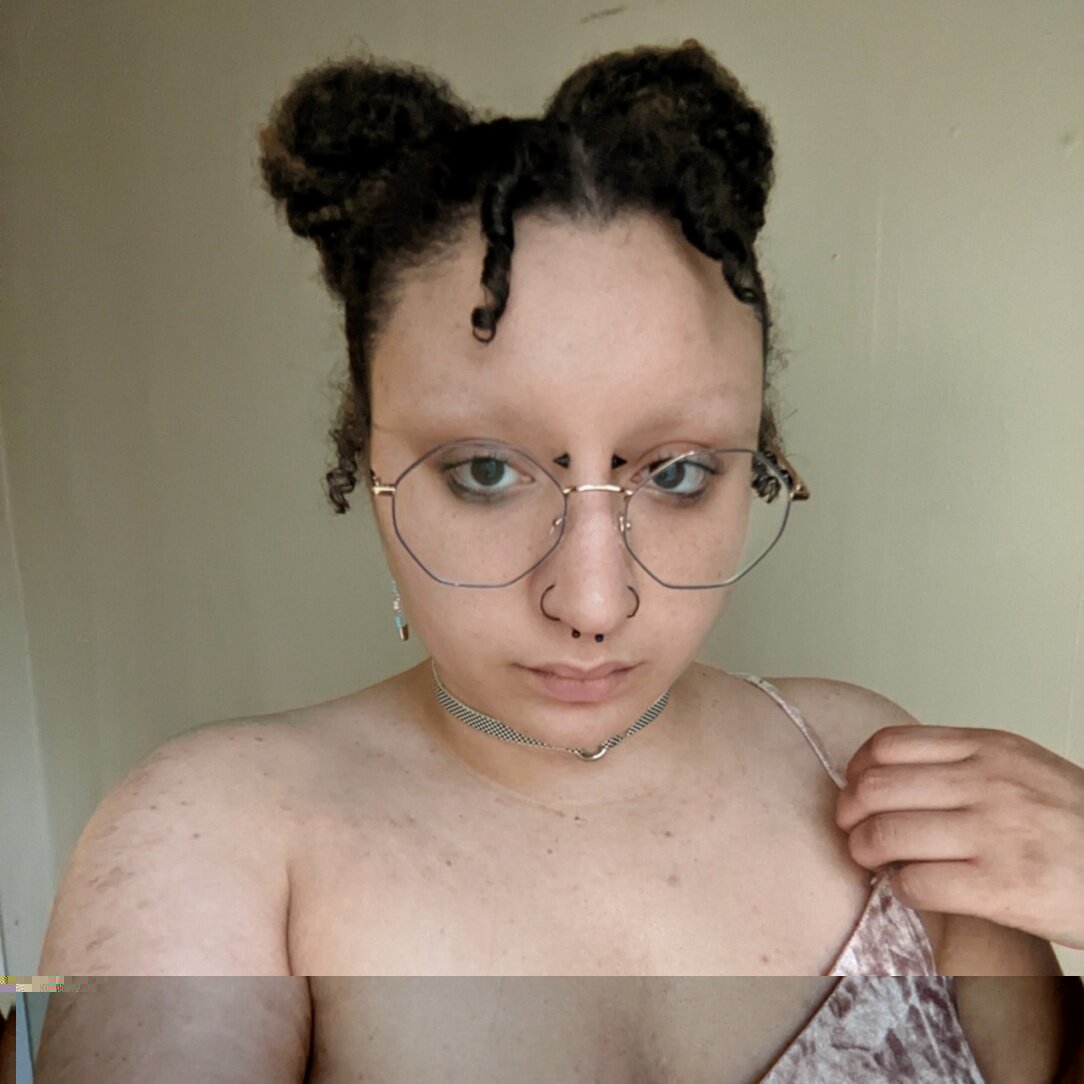 Arieslovesu (@arieslovesu), OnlyFans creator