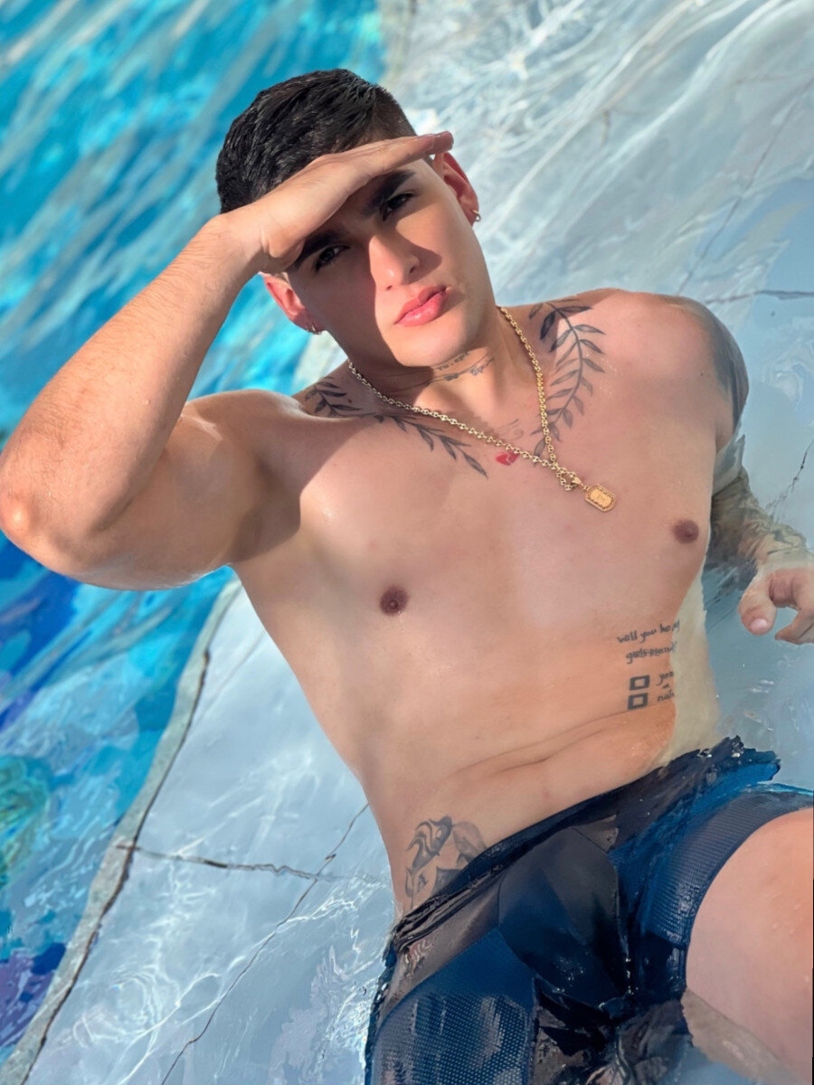Arleytoloza (@arleytoloza), OnlyFans creator
