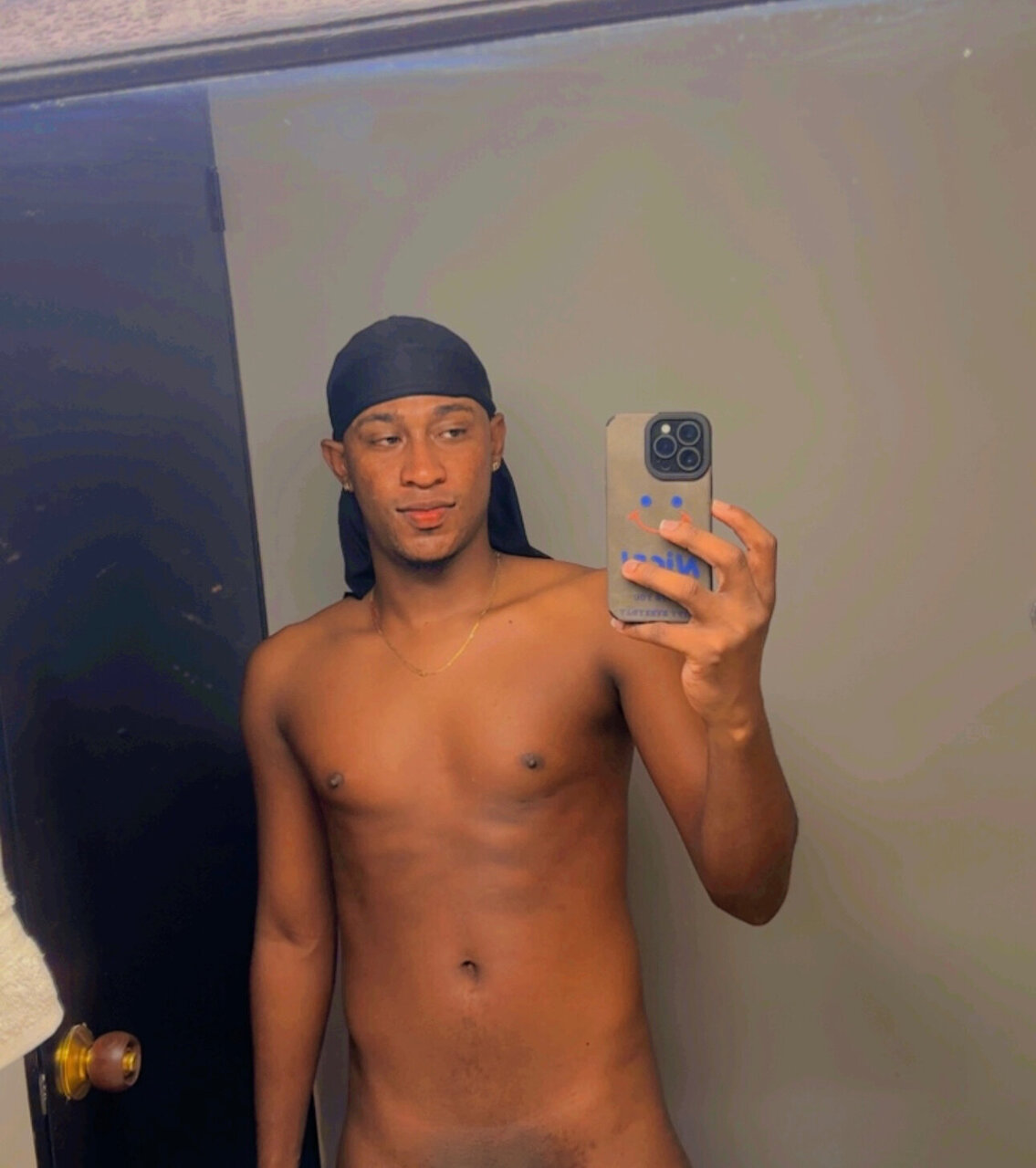 Aronx2a (@aronx2a), OnlyFans creator