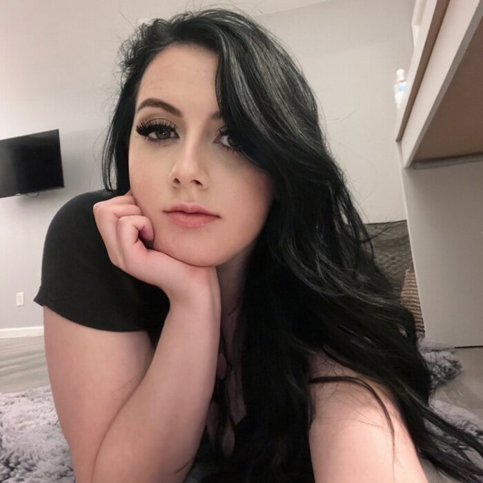 Ashley (@ashjpuff), OnlyFans creator