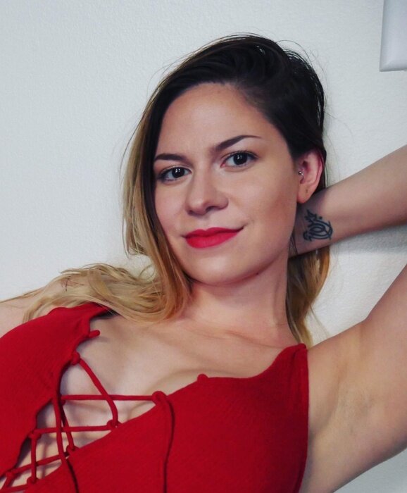 Ashleyalban94 (@ashleyalban94), OnlyFans creator