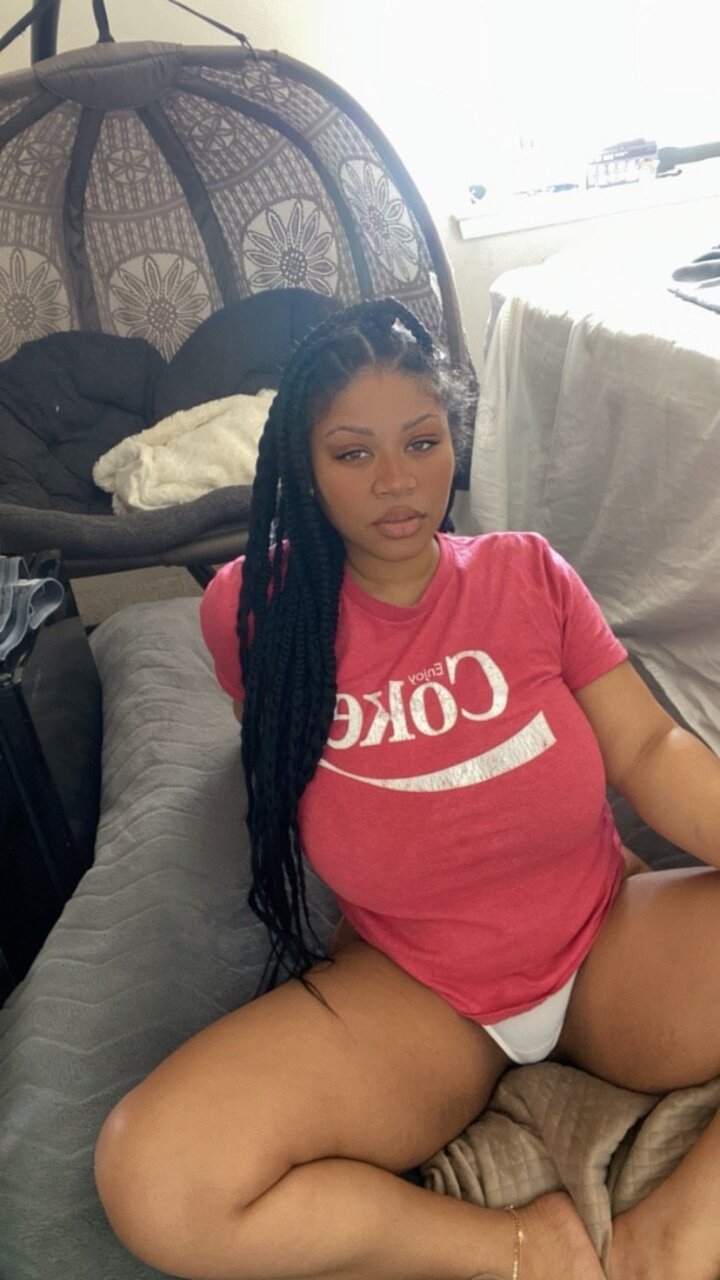 Ashleyzee (@ashleyzee), OnlyFans creator