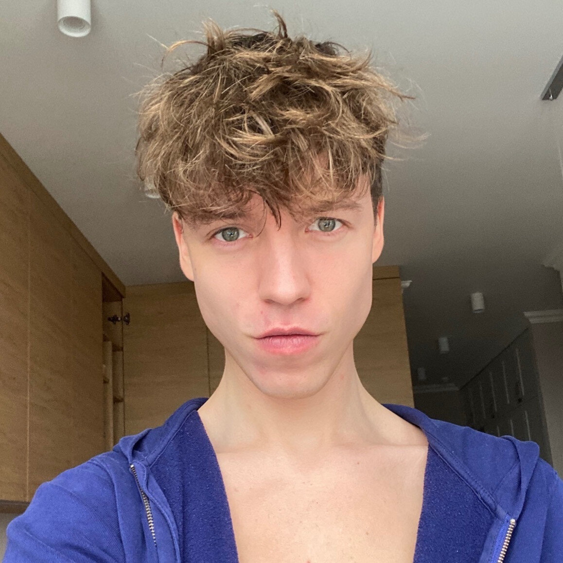 Ashtonwhite (@ashtonwhite), OnlyFans creator