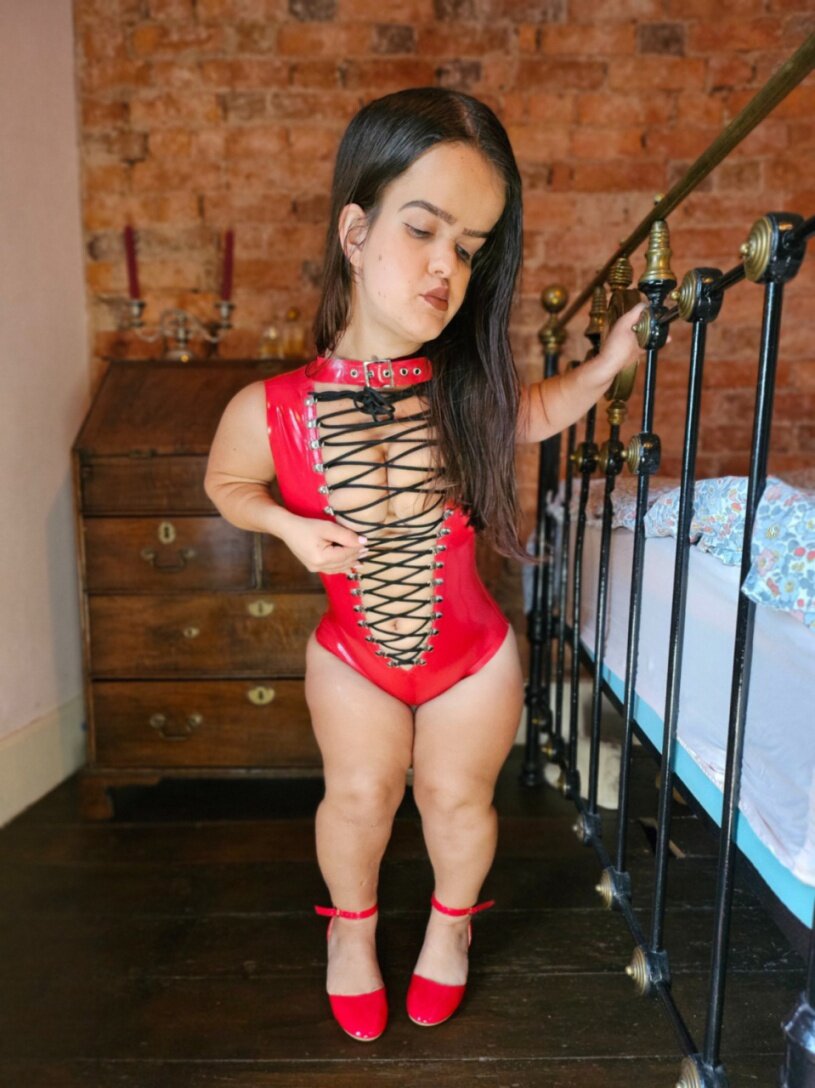 Cait (@asliceofcait), OnlyFans creator