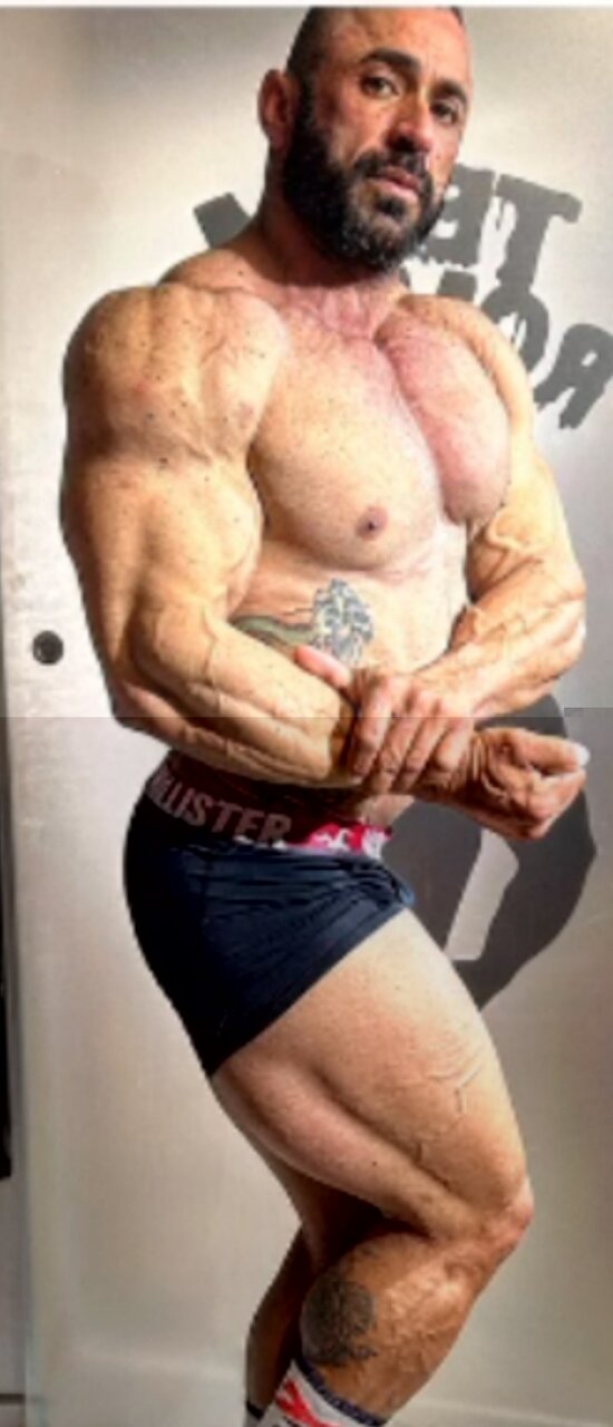Leonardo (@assis_bull), OnlyFans creator