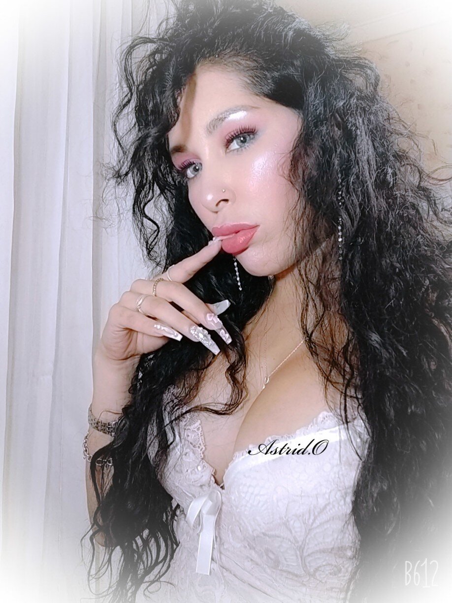 Astridsexyok (@astridsexy.ok), OnlyFans creator
