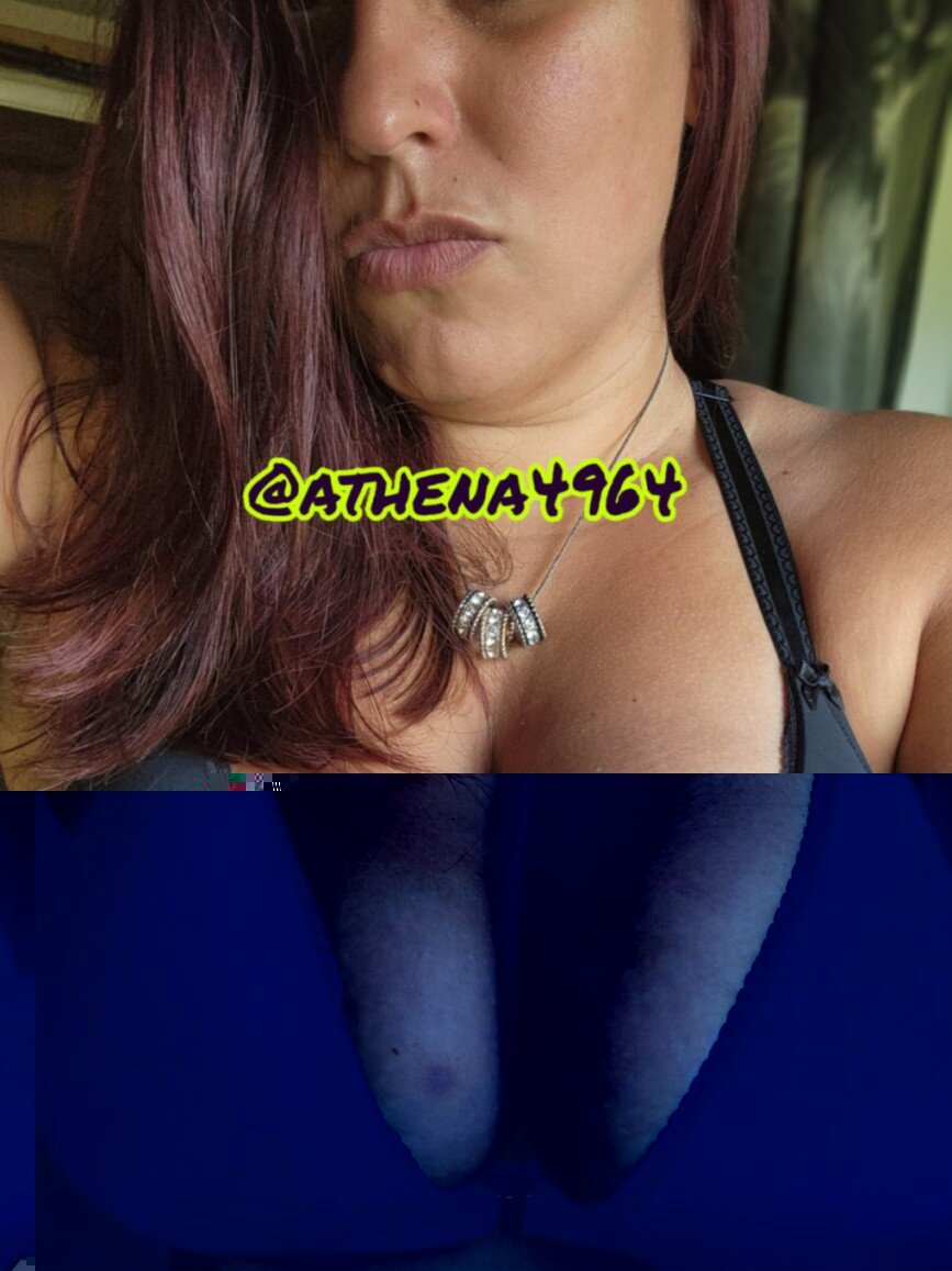 Athena4964 (@athena4964), OnlyFans creator
