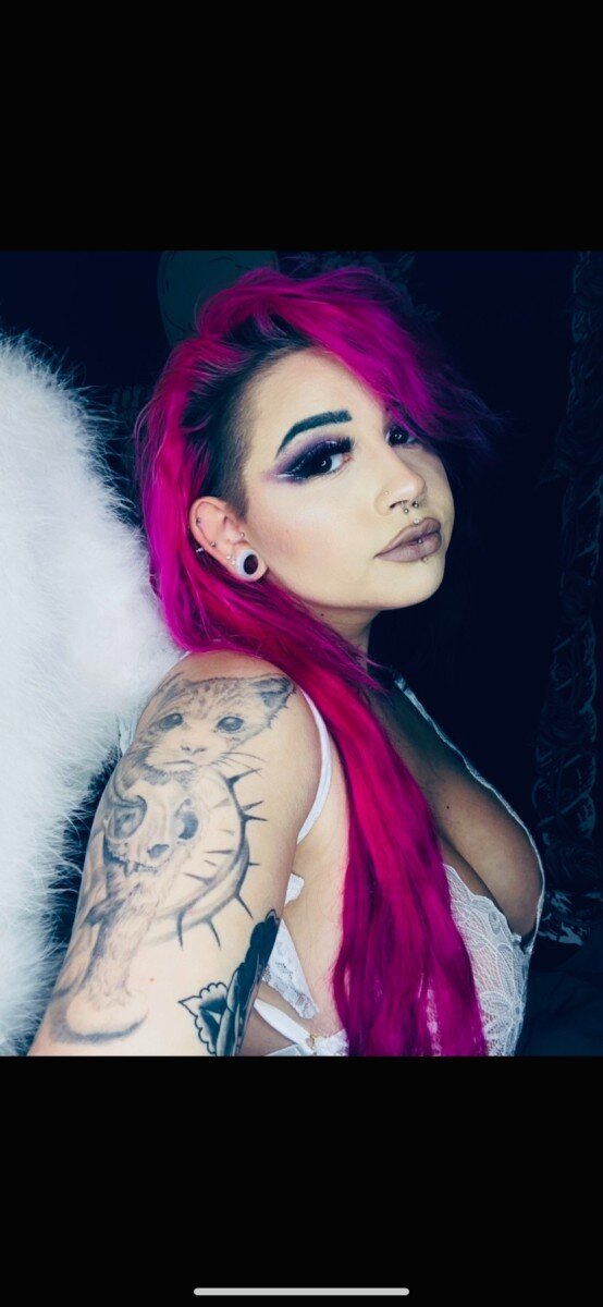 Athenarose182 (@athenarose182), OnlyFans creator