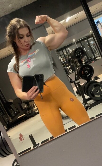 Athenemuscle (@athenemuscle), OnlyFans creator
